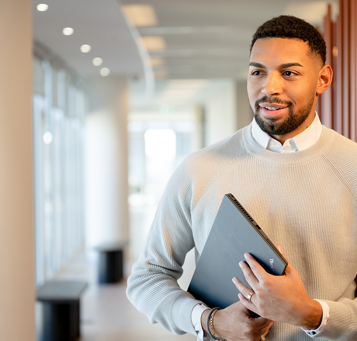 An accountant with a laptop
